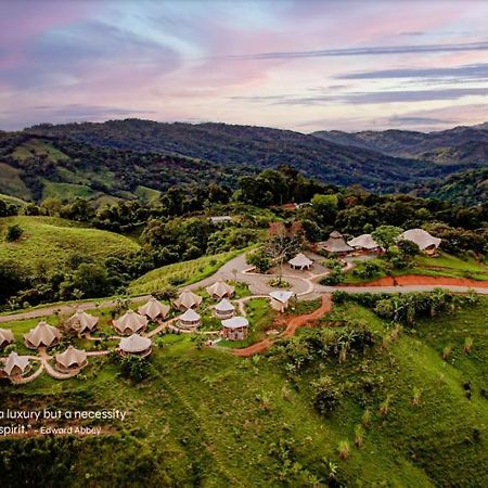 Holos Retreat Center: The Entire Ridge Basecamp Baru Esterno foto