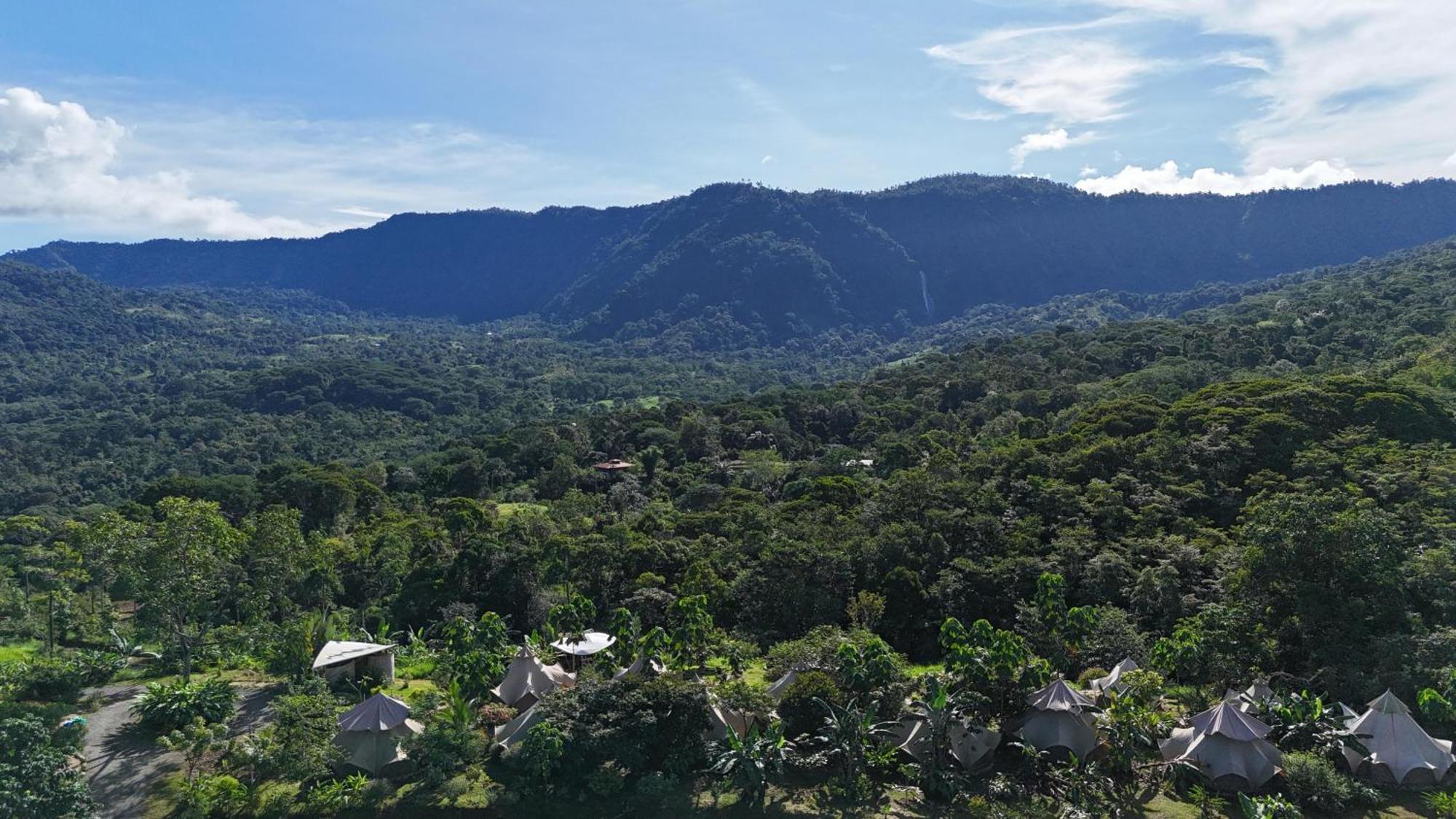Holos Retreat Center: The Entire Ridge Basecamp Baru Esterno foto