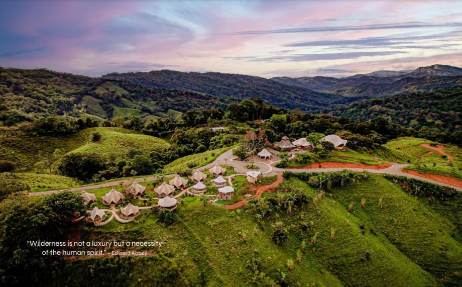 Holos Retreat Center: The Entire Ridge Basecamp Baru Esterno foto