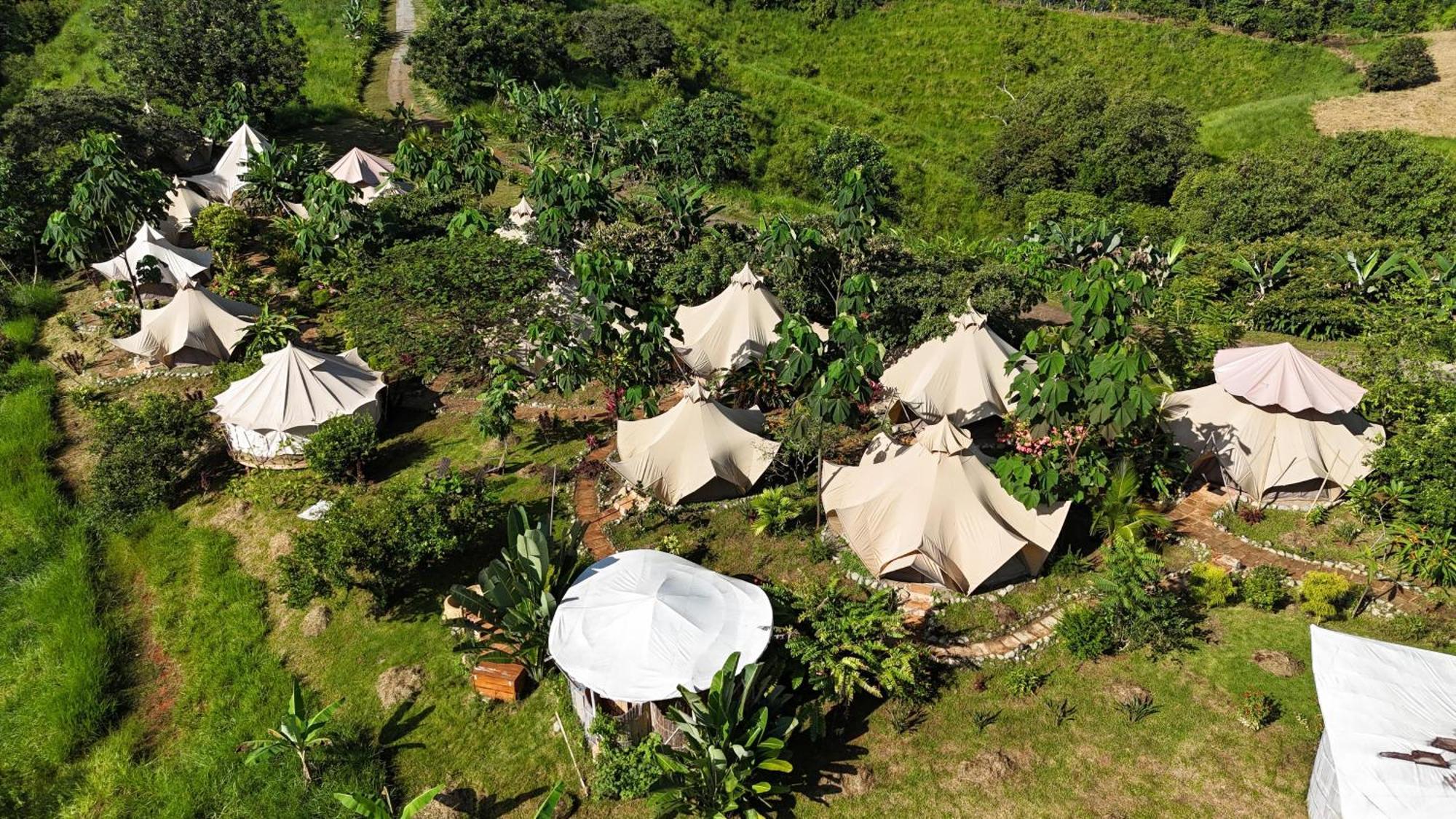 Holos Retreat Center: The Entire Ridge Basecamp Baru Esterno foto