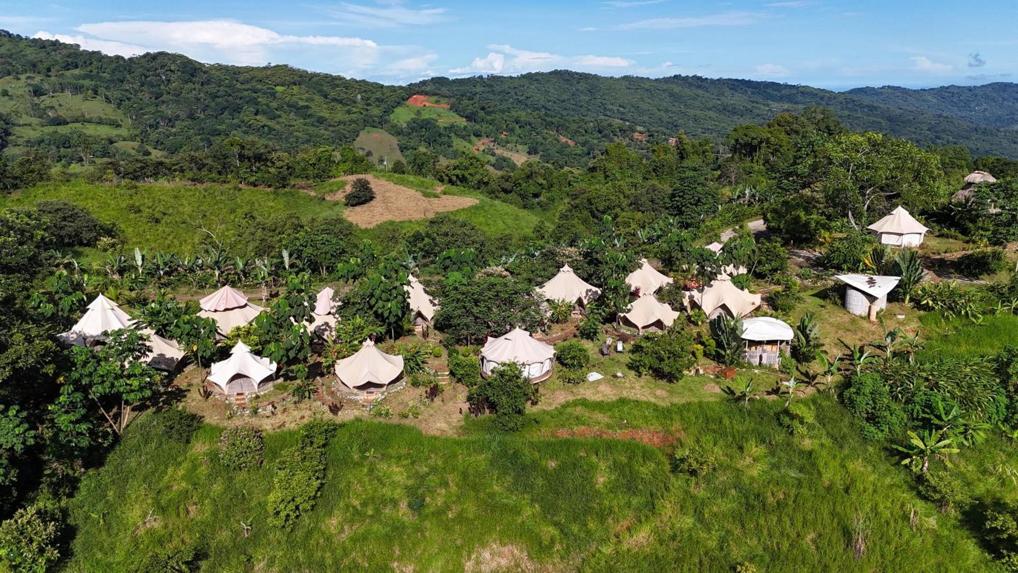 Holos Retreat Center: The Entire Ridge Basecamp Baru Esterno foto