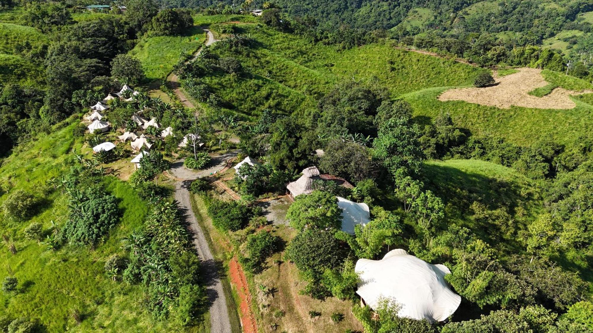 Holos Retreat Center: The Entire Ridge Basecamp Baru Esterno foto